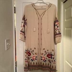 Sundance Dress, Size sm, Beige background w/Flower Detail